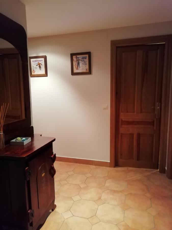 Apartamento Familiar Con Vistas Y Garage La Portiecha Leilighet Sallent de Gállego Eksteriør bilde