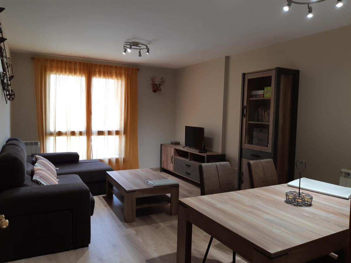 Apartamento Familiar Con Vistas Y Garage La Portiecha Leilighet Sallent de Gállego Eksteriør bilde