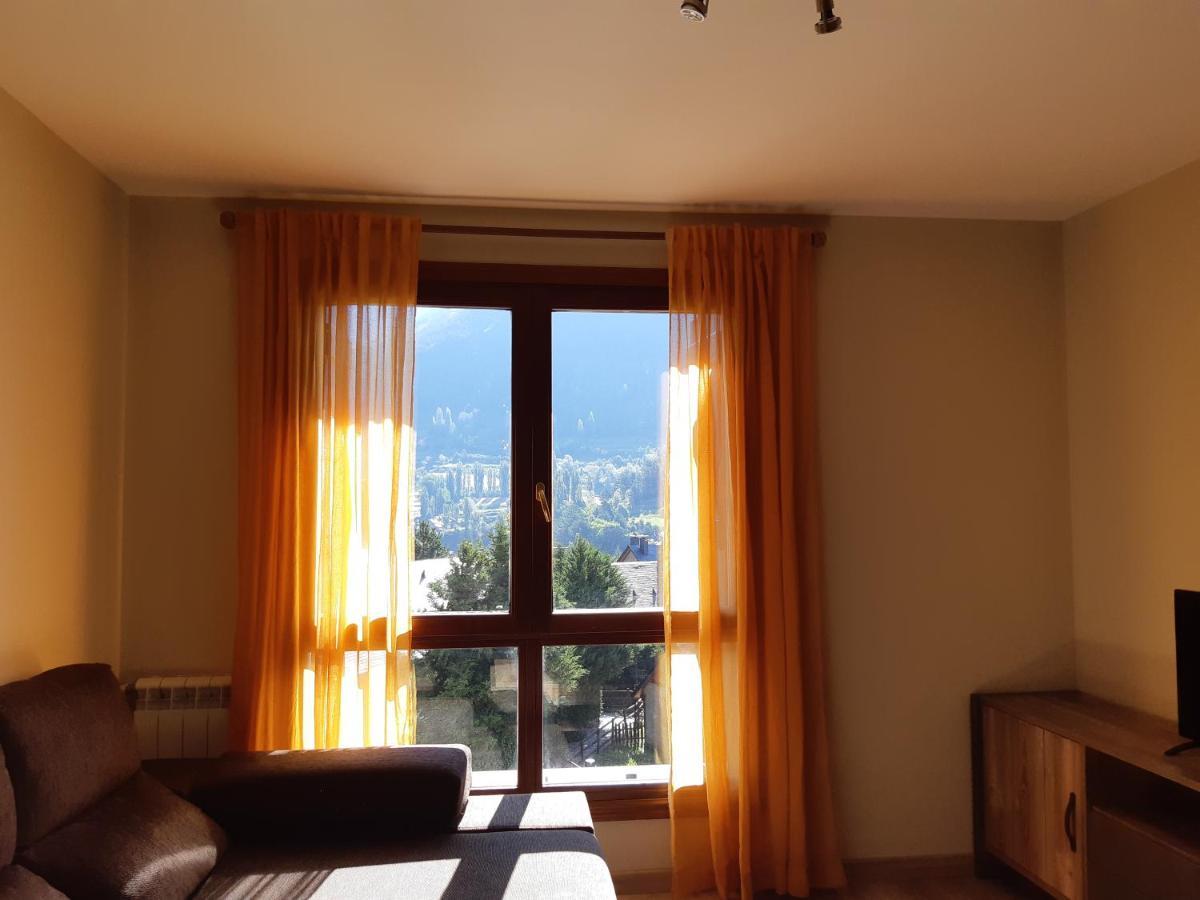 Apartamento Familiar Con Vistas Y Garage La Portiecha Leilighet Sallent de Gállego Eksteriør bilde